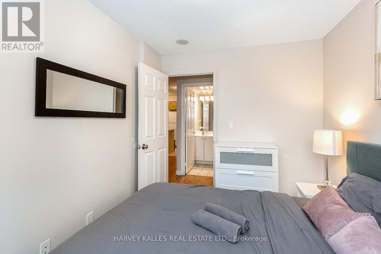 1626 - 3888 Duke Of York Boulevard, Mississauga (City Centre), Ontario  L5B 4P5 - Photo 28 - W12636196