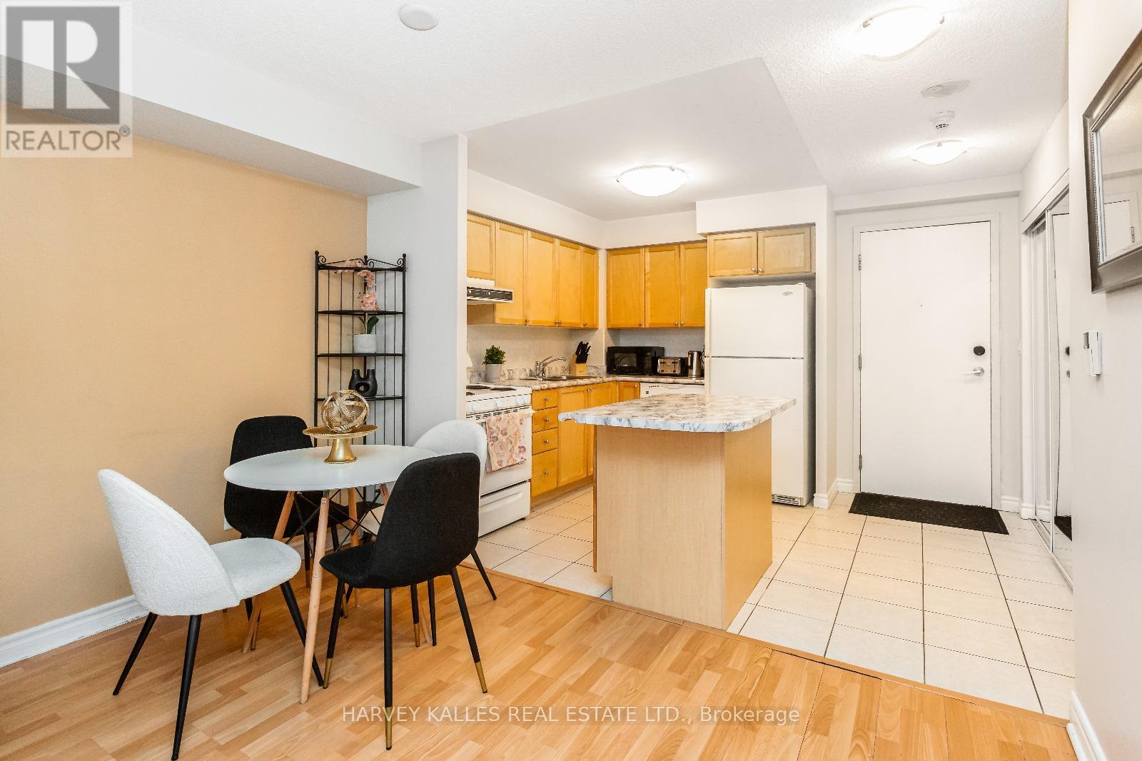 1626 - 3888 Duke Of York Boulevard, Mississauga (City Centre), Ontario  L5B 4P5 - Photo 31 - W12636196