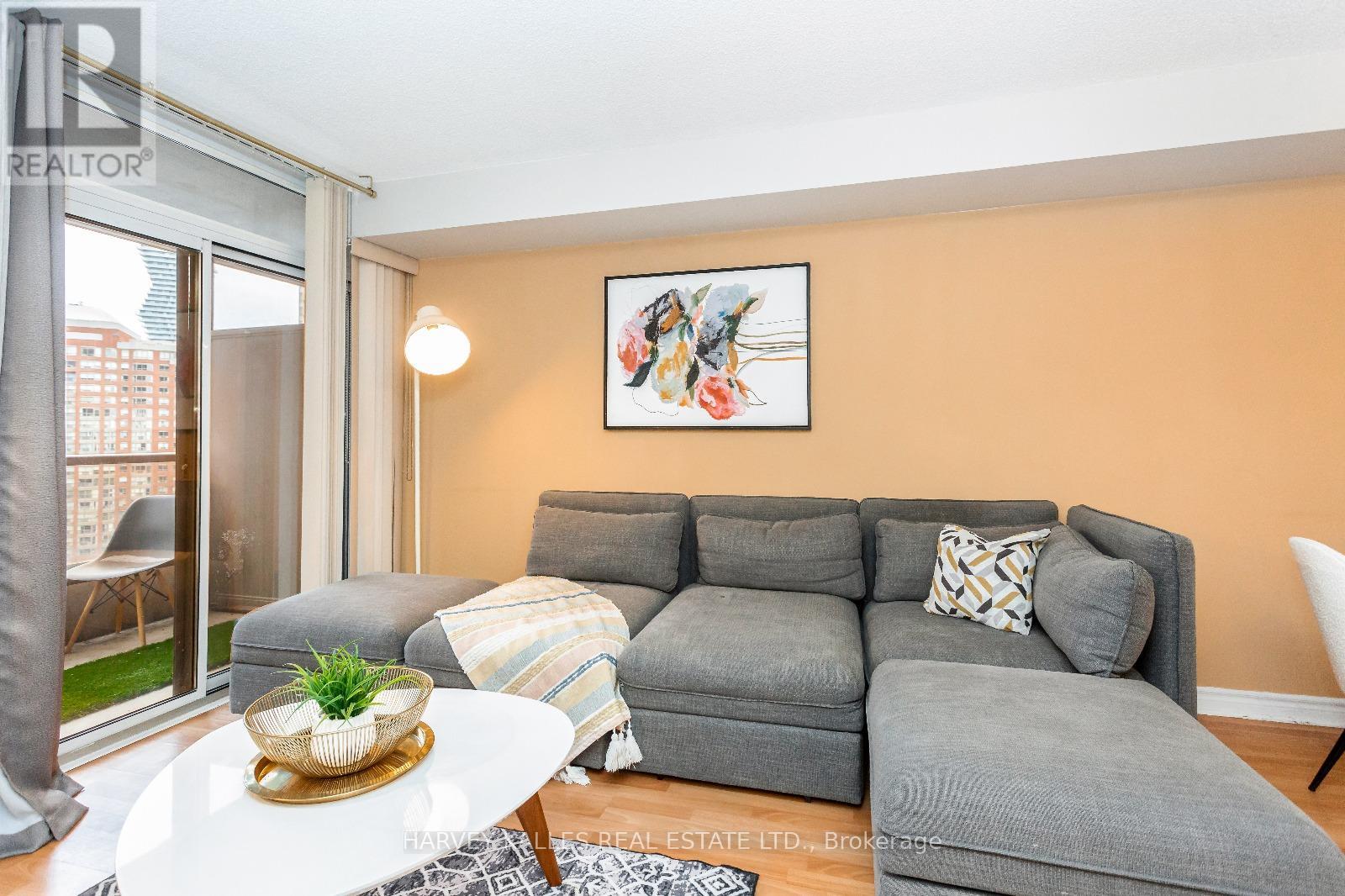 1626 - 3888 Duke Of York Boulevard, Mississauga (City Centre), Ontario  L5B 4P5 - Photo 32 - W12636196