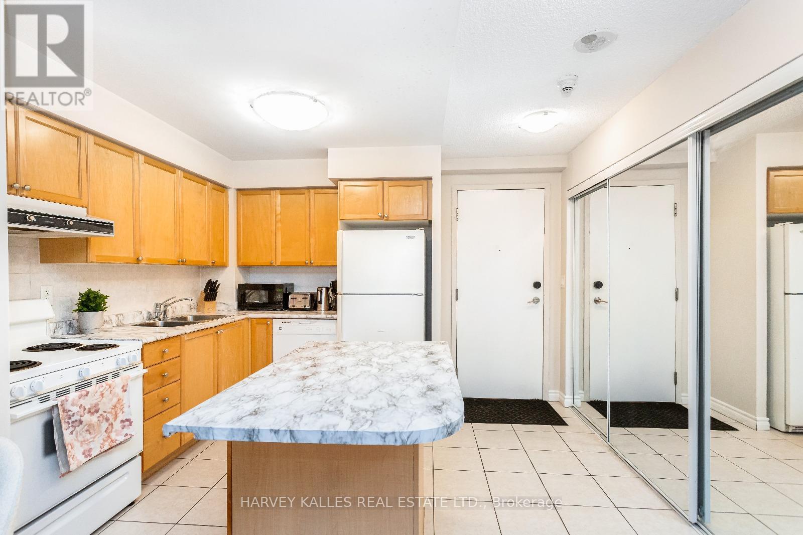 1626 - 3888 Duke Of York Boulevard, Mississauga (City Centre), Ontario  L5B 4P5 - Photo 36 - W12636196