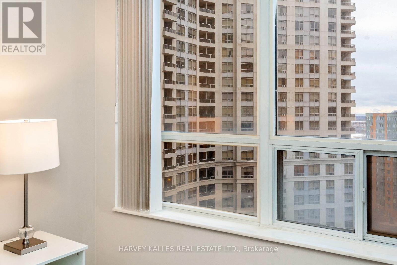 1626 - 3888 Duke Of York Boulevard, Mississauga (City Centre), Ontario  L5B 4P5 - Photo 5 - W12636196