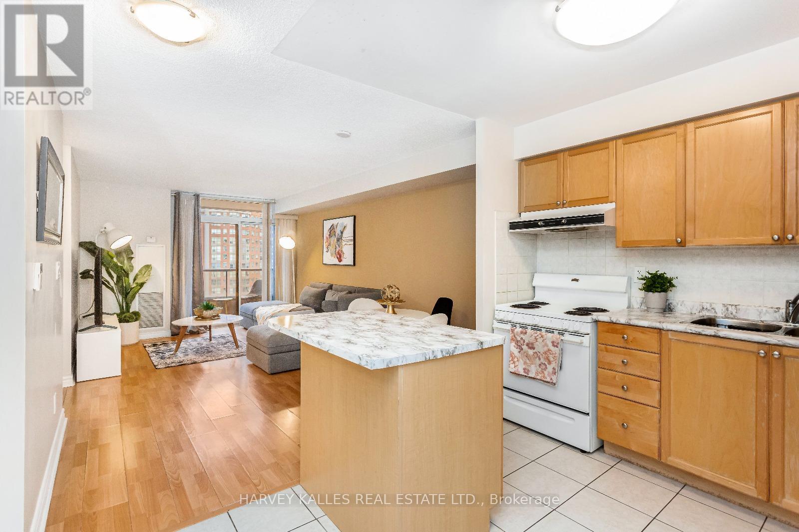 1626 - 3888 Duke Of York Boulevard, Mississauga (City Centre), Ontario  L5B 4P5 - Photo 6 - W12636196