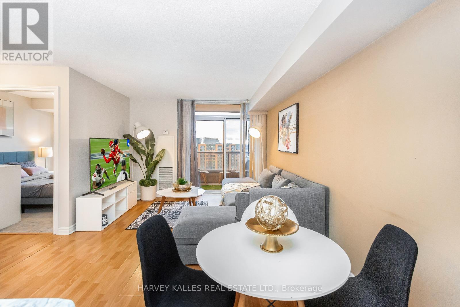 1626 - 3888 Duke Of York Boulevard, Mississauga (City Centre), Ontario  L5B 4P5 - Photo 7 - W12636196