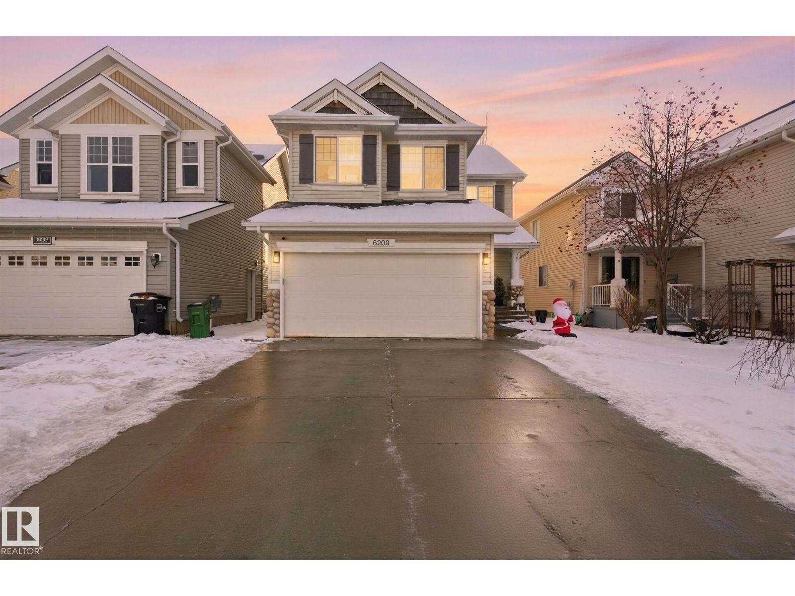 8209 14 AV SW, Edmonton, Alberta