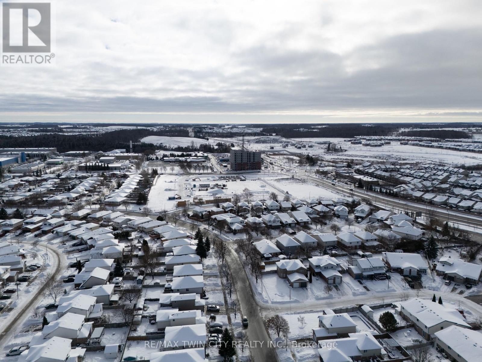 28 Ridgeway Crescent, Kitchener, Ontario  N2E 3M3 - Photo 32 - X12636080