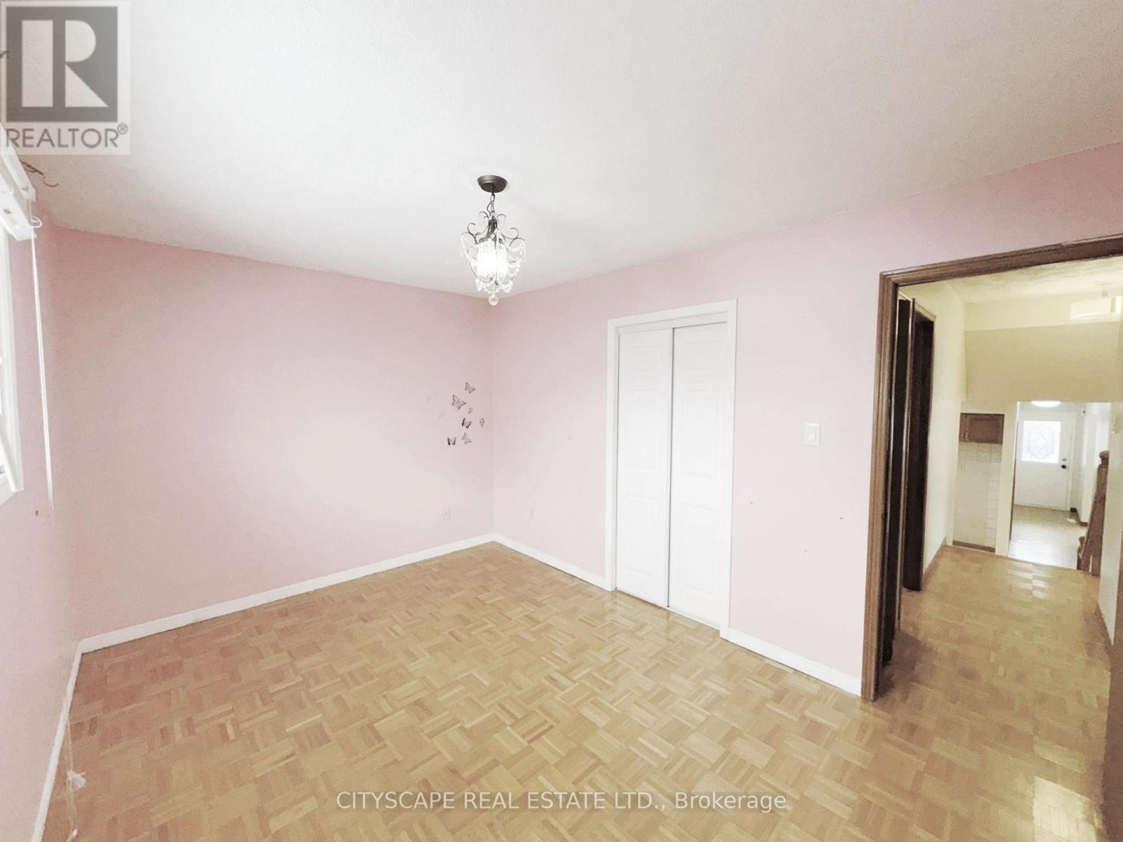 7 Quincy Court, Hamilton (Quinndale), Ontario  L8W 2T4 - Photo 19 - X12636128