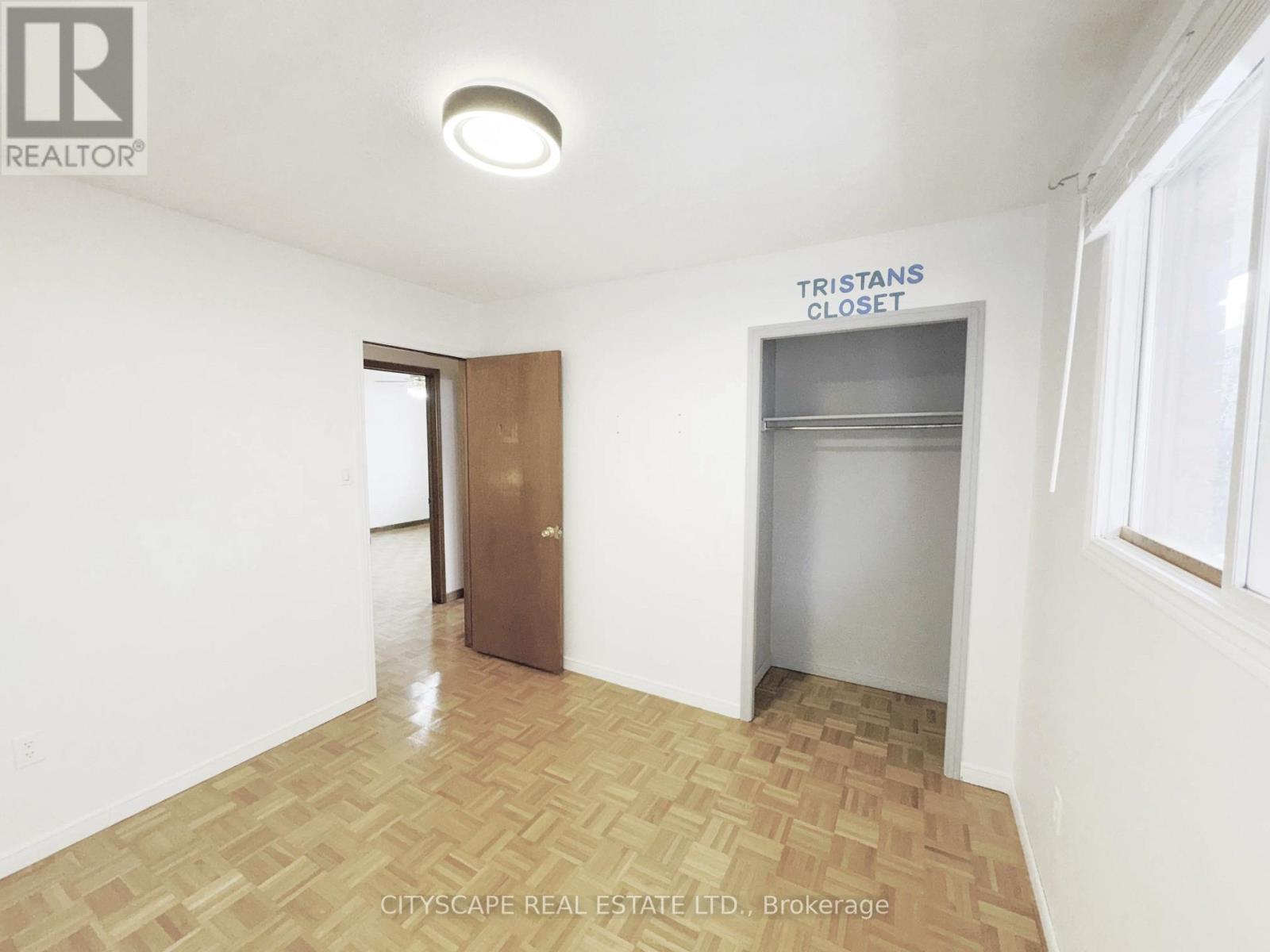 7 Quincy Court, Hamilton (Quinndale), Ontario  L8W 2T4 - Photo 23 - X12636128