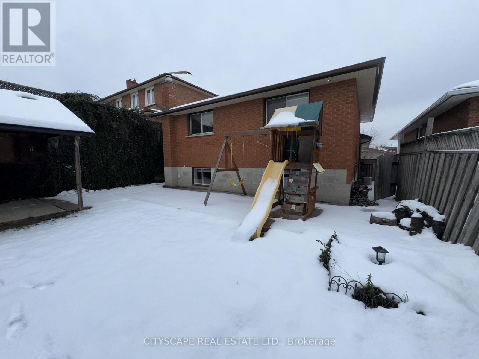 7 Quincy Court, Hamilton (Quinndale), Ontario  L8W 2T4 - Photo 41 - X12636128