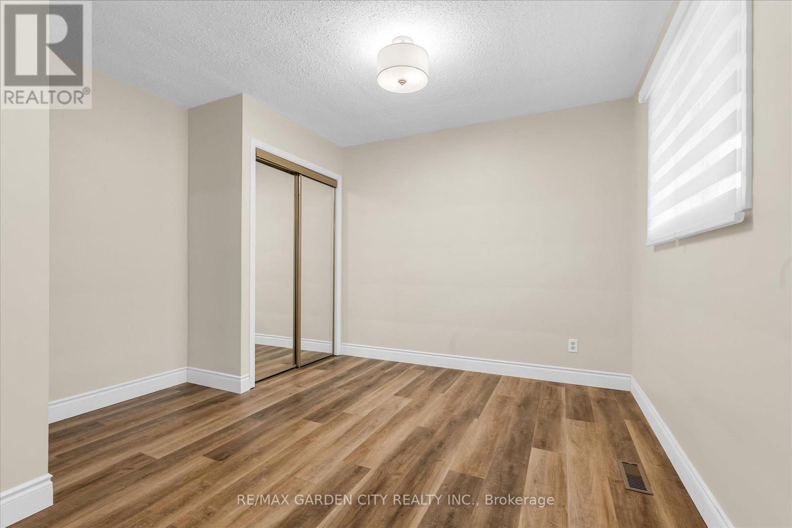 17 Marilyn Street, Grimsby, Ontario  L3M 1V3 - Photo 14 - X12636136