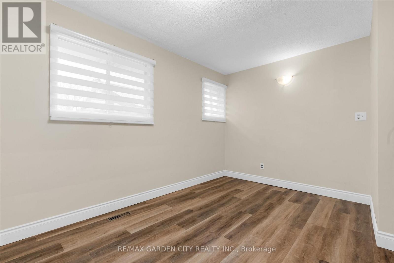 17 Marilyn Street, Grimsby, Ontario  L3M 1V3 - Photo 15 - X12636136