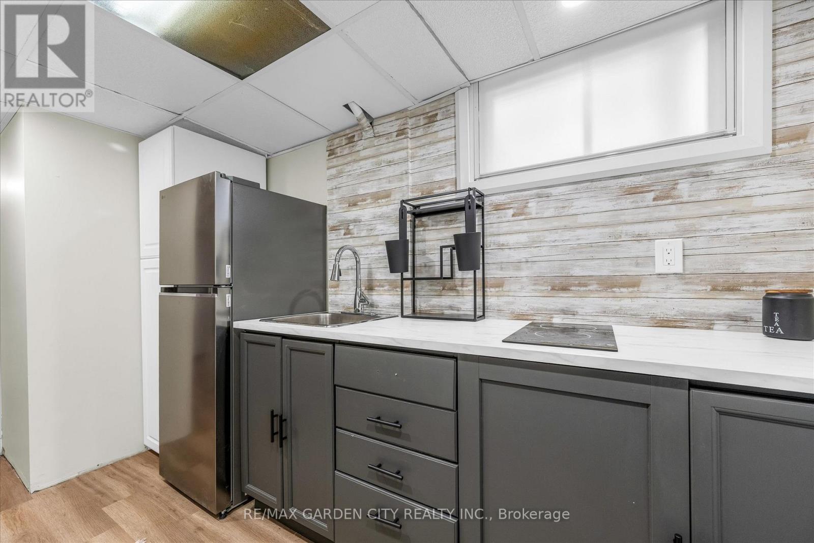 17 Marilyn Street, Grimsby, Ontario  L3M 1V3 - Photo 20 - X12636136