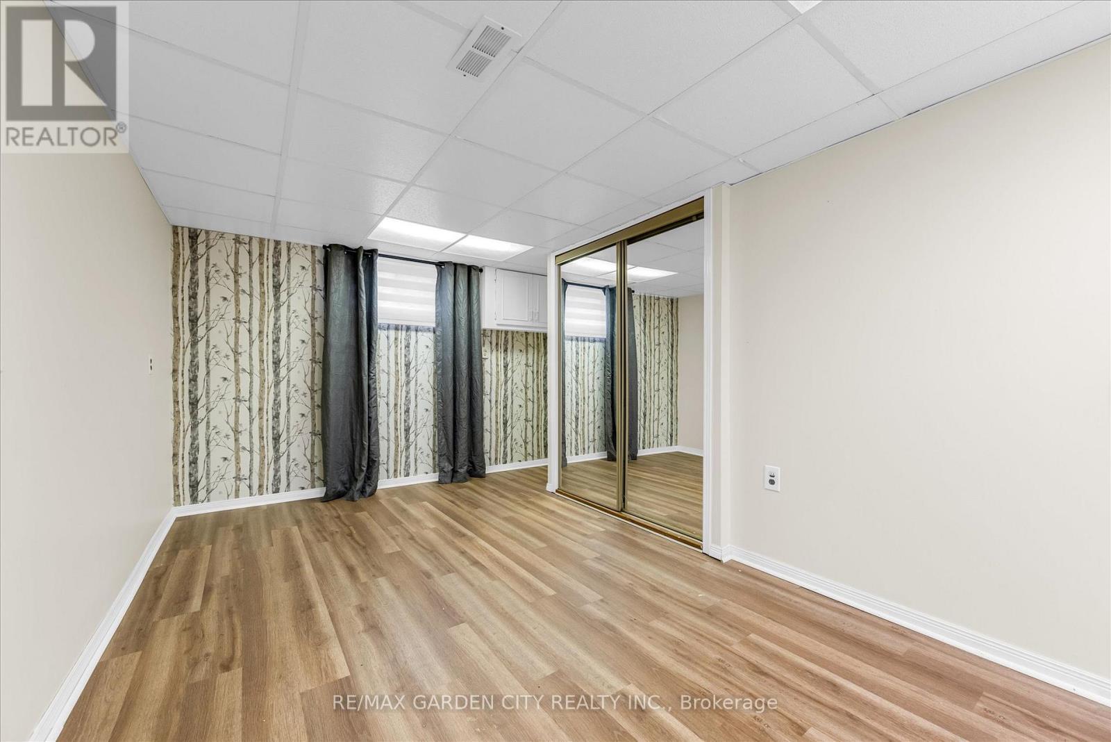 17 Marilyn Street, Grimsby, Ontario  L3M 1V3 - Photo 21 - X12636136