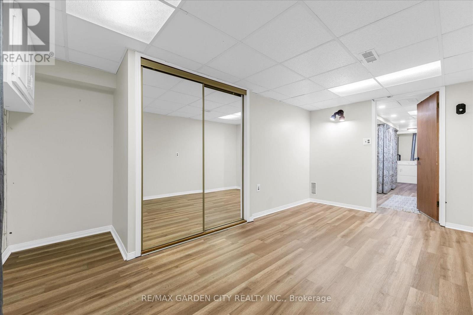 17 Marilyn Street, Grimsby, Ontario  L3M 1V3 - Photo 22 - X12636136