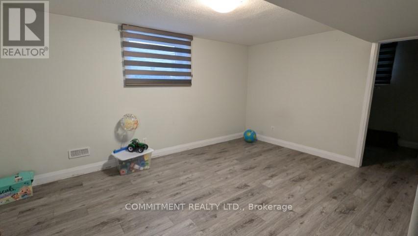 2335 Bakervilla Street, London South, Ontario  N6P 0H4 - Photo 11 - X12636140