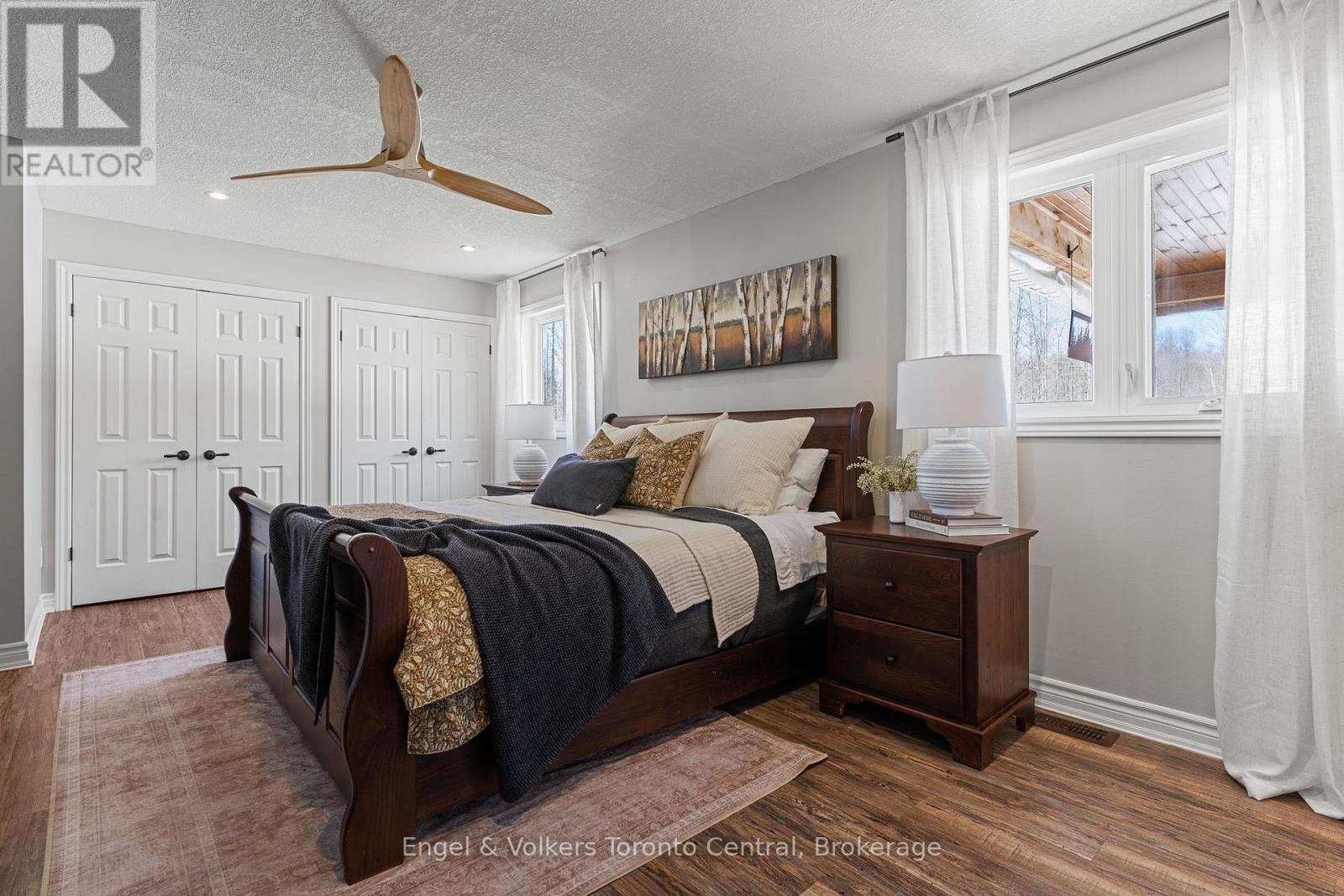 242 Somers Street, Georgian Bluffs, Ontario  N4K 6V5 - Photo 19 - X12047467