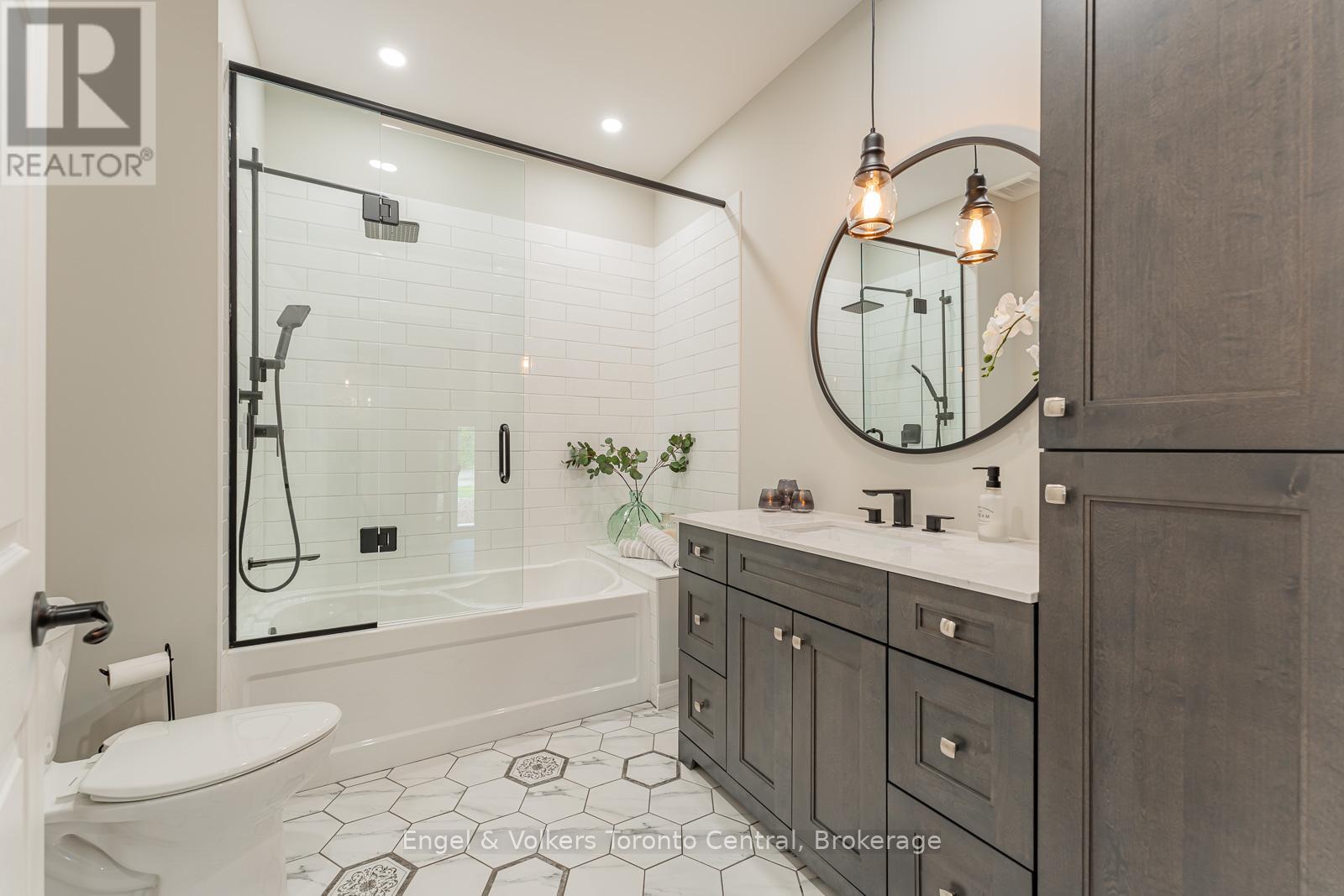 242 Somers Street, Georgian Bluffs, Ontario  N4K 6V5 - Photo 28 - X12047467