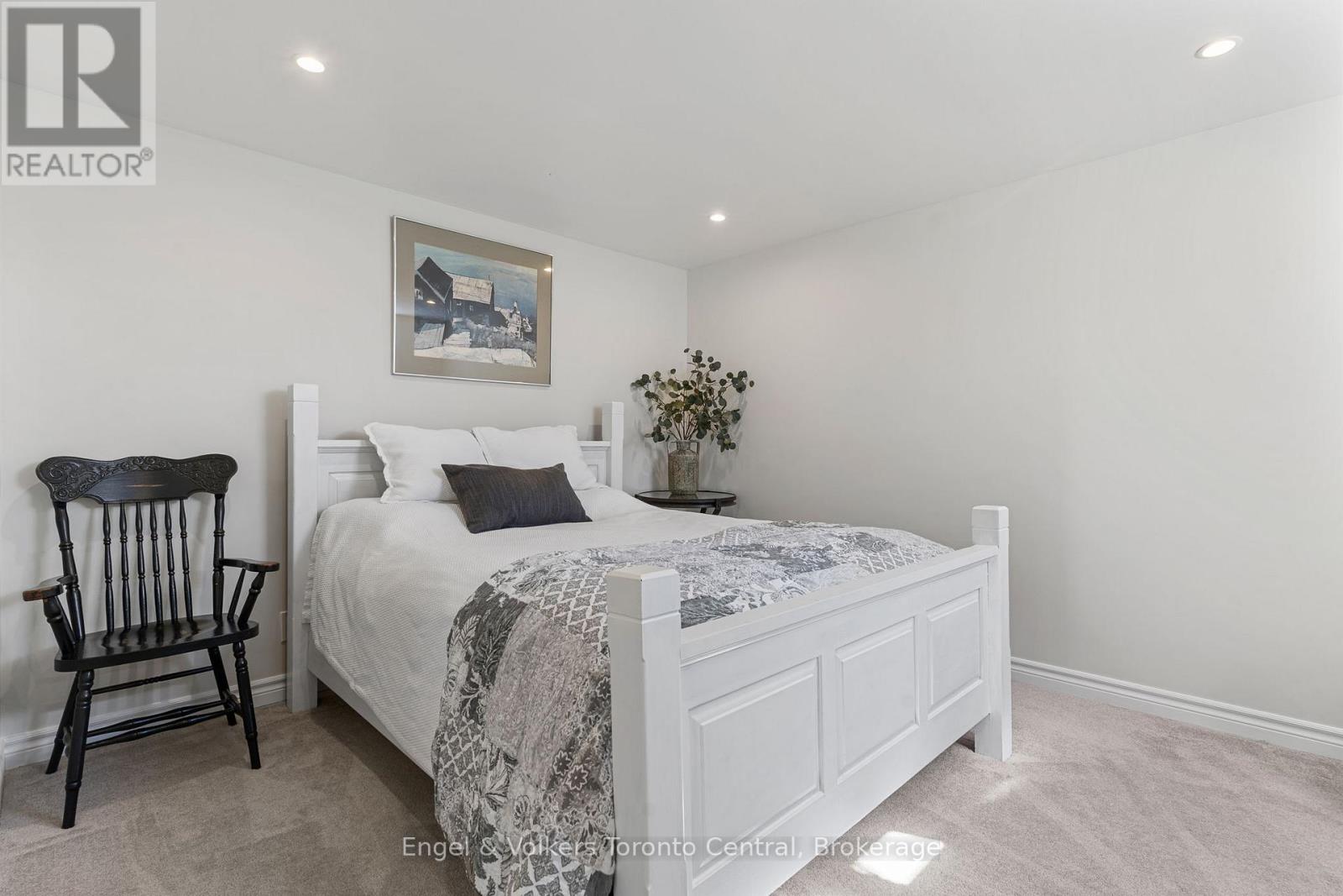 242 Somers Street, Georgian Bluffs, Ontario  N4K 6V5 - Photo 39 - X12047467