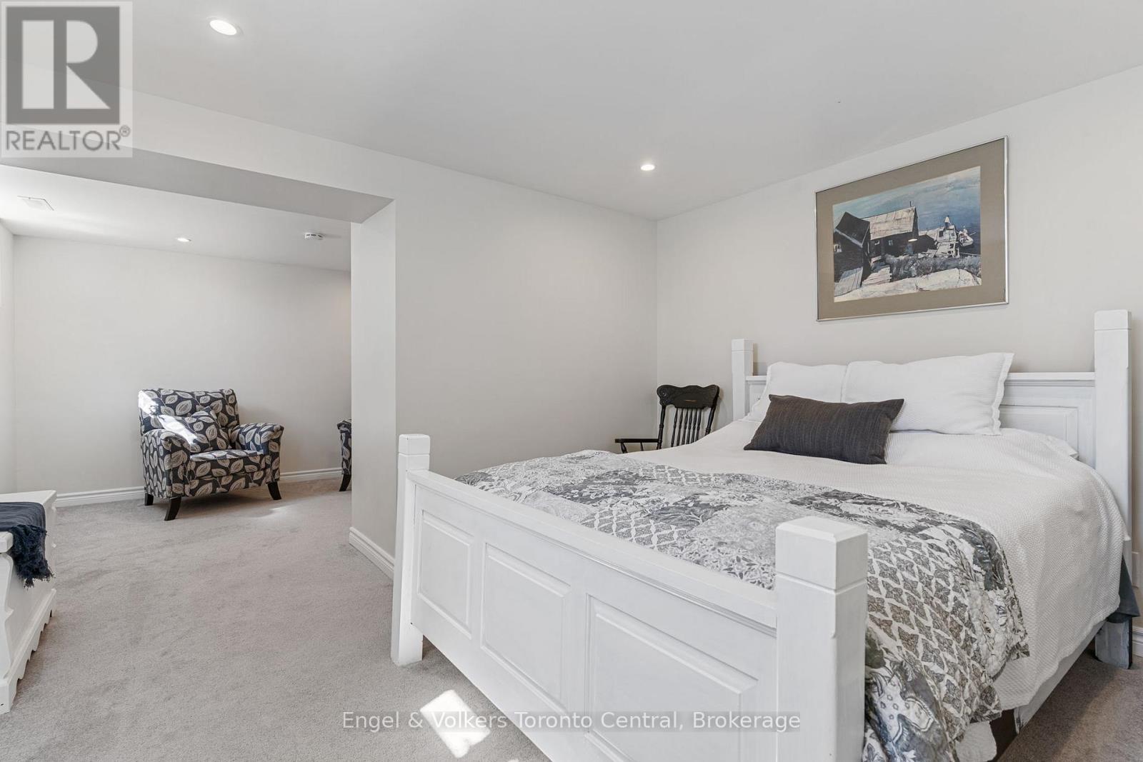 242 Somers Street, Georgian Bluffs, Ontario  N4K 6V5 - Photo 40 - X12047467