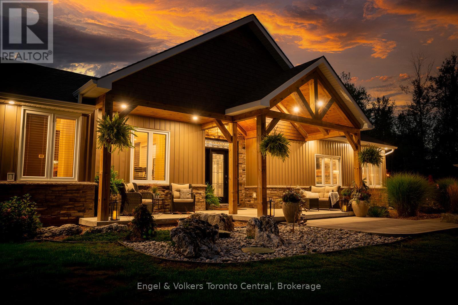 242 Somers Street, Georgian Bluffs, Ontario  N4K 6V5 - Photo 6 - X12047467