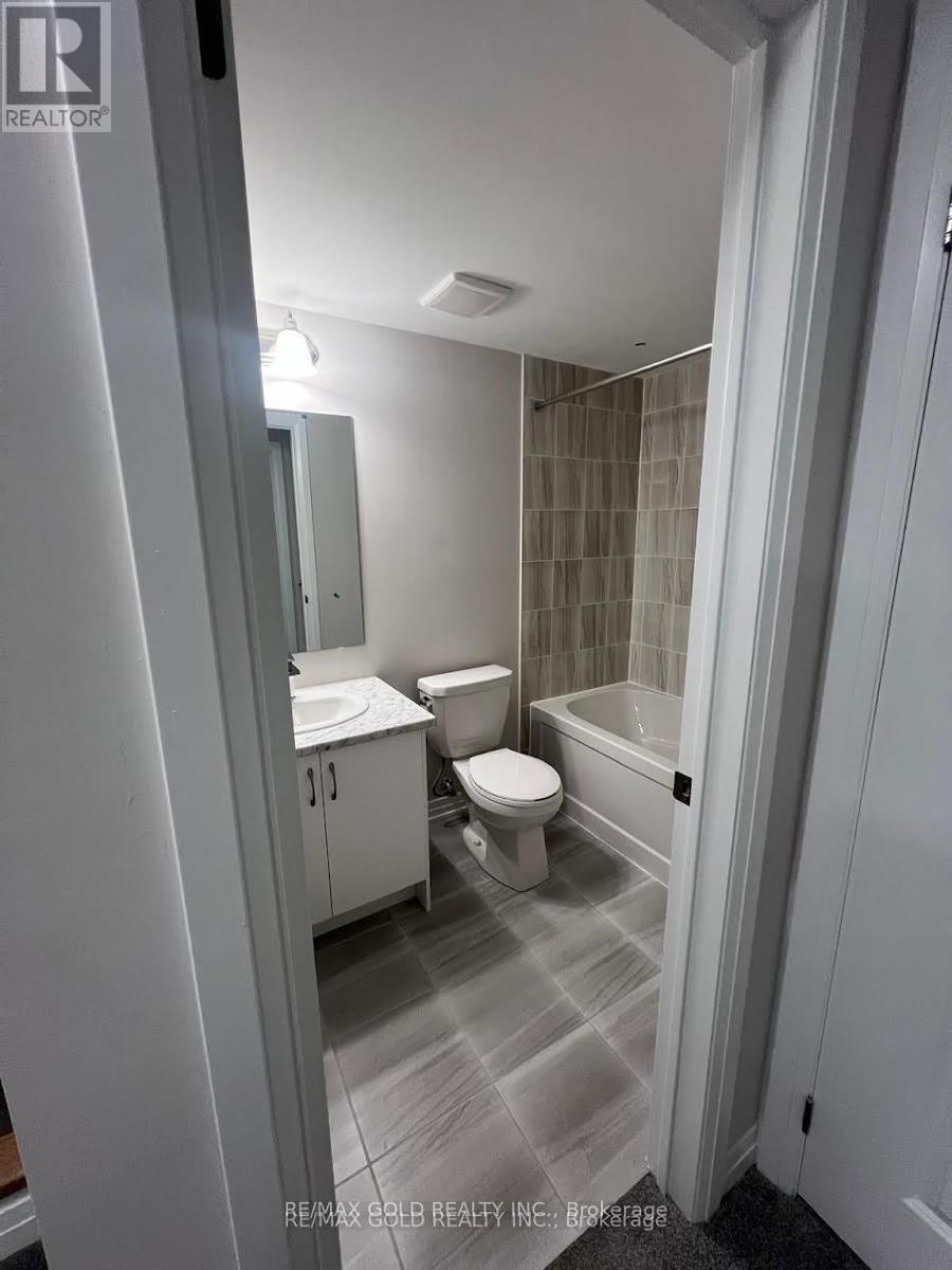 2 - 21 Baynes Way, Bradford West Gwillimbury (Bradford), Ontario  L3Z 4M5 - Photo 6 - N12636210