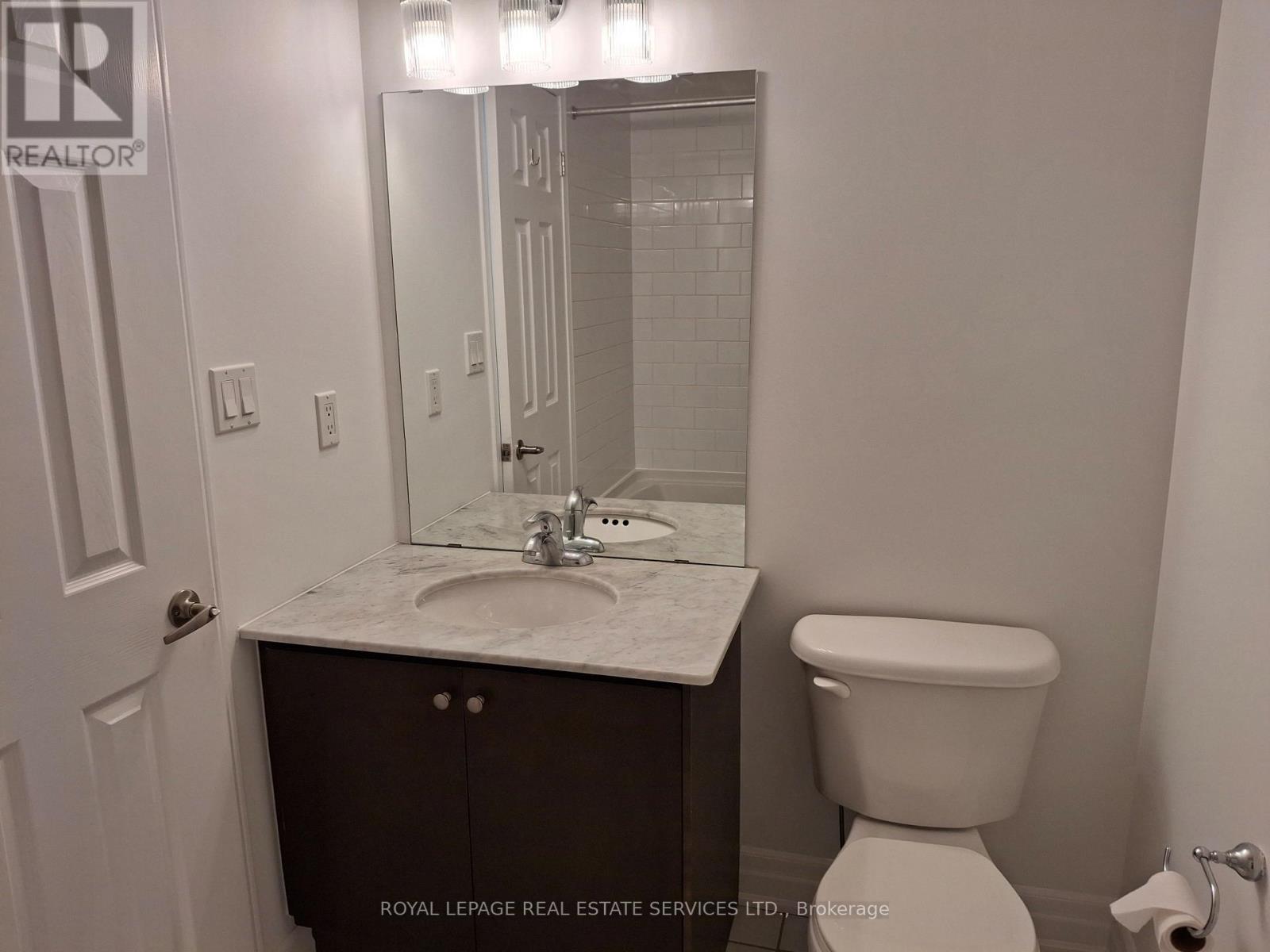 15 - 8 Windermere Avenue, Toronto, Ontario  M6S 3J1 - Photo 21 - W12636154