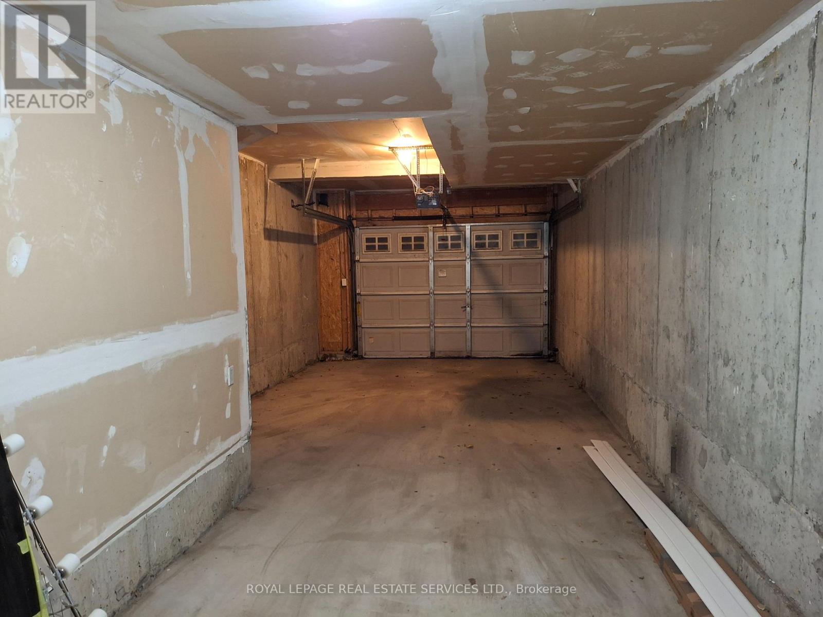 15 - 8 Windermere Avenue, Toronto, Ontario  M6S 3J1 - Photo 24 - W12636154