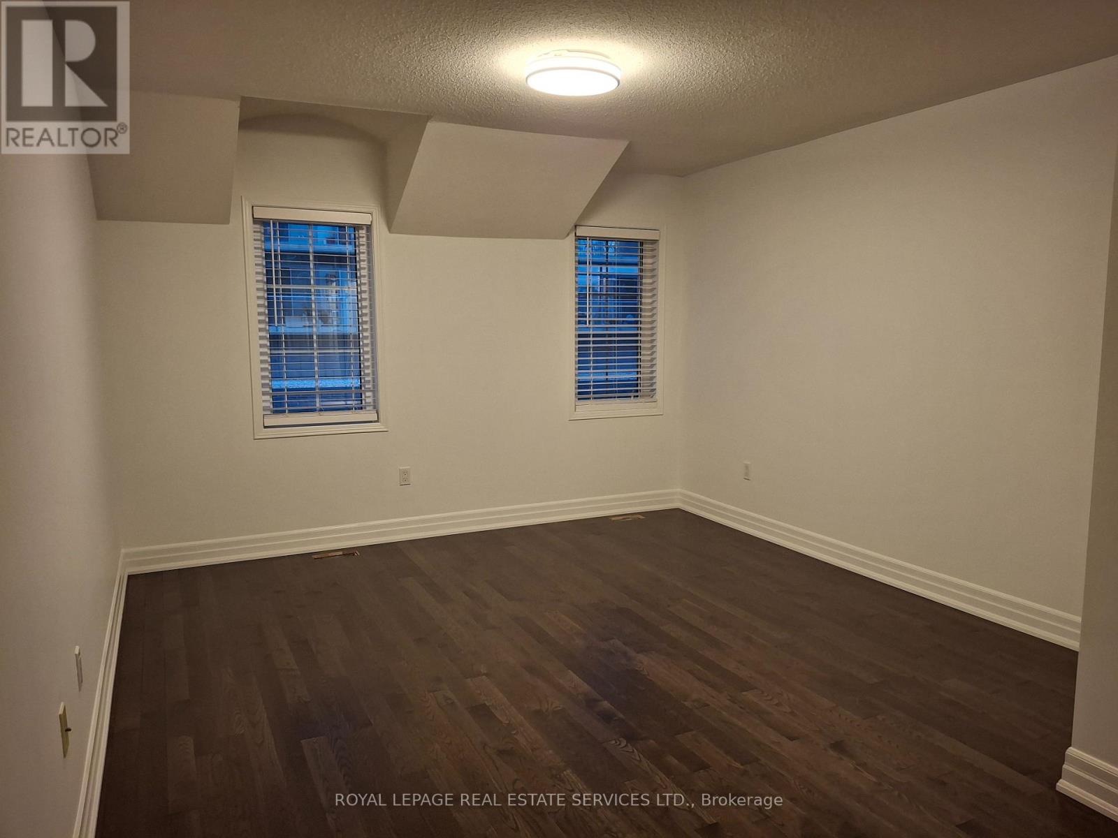 15 - 8 Windermere Avenue, Toronto, Ontario  M6S 3J1 - Photo 8 - W12636154