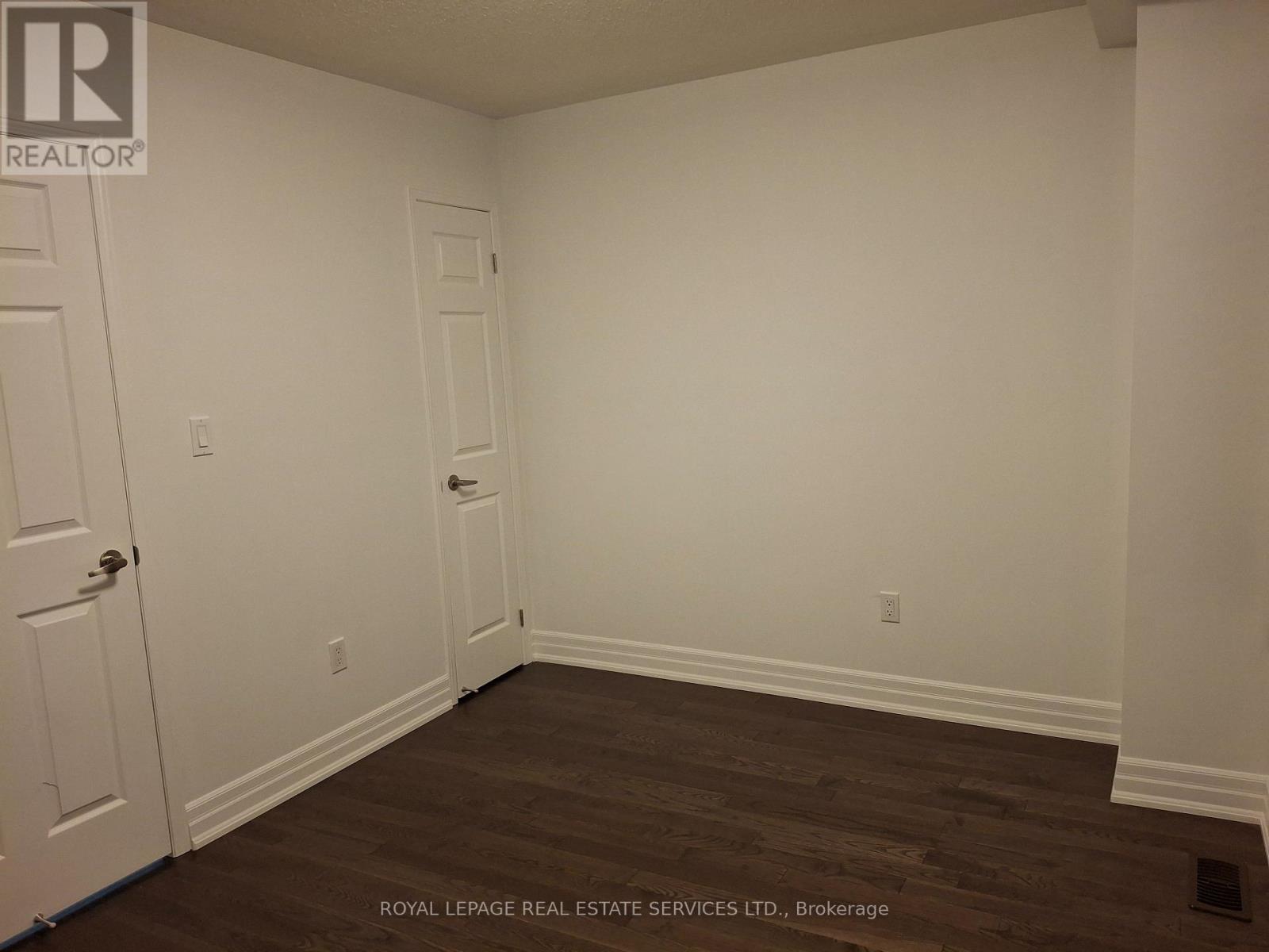 15 - 8 Windermere Avenue, Toronto, Ontario  M6S 3J1 - Photo 20 - W12636154