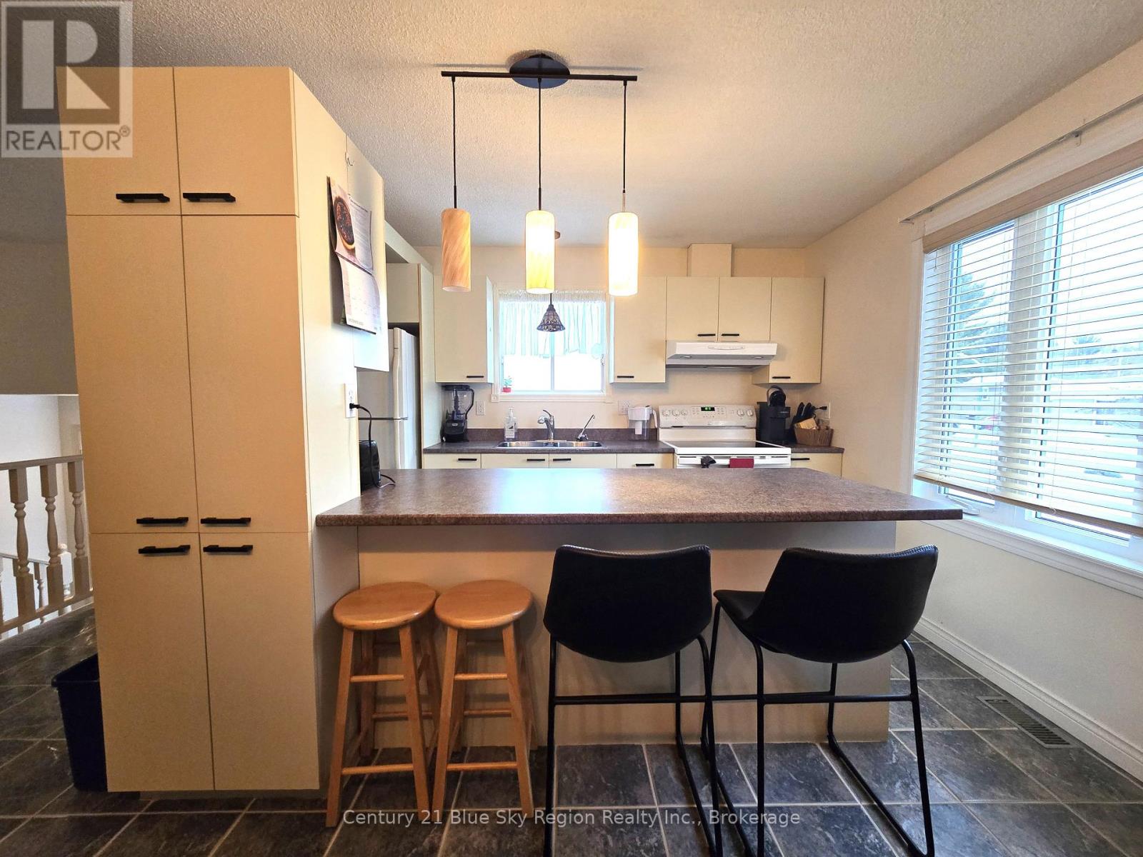 441 Mageau Street, West Nipissing, Ontario  P2B 3G5 - Photo 4 - X12636292