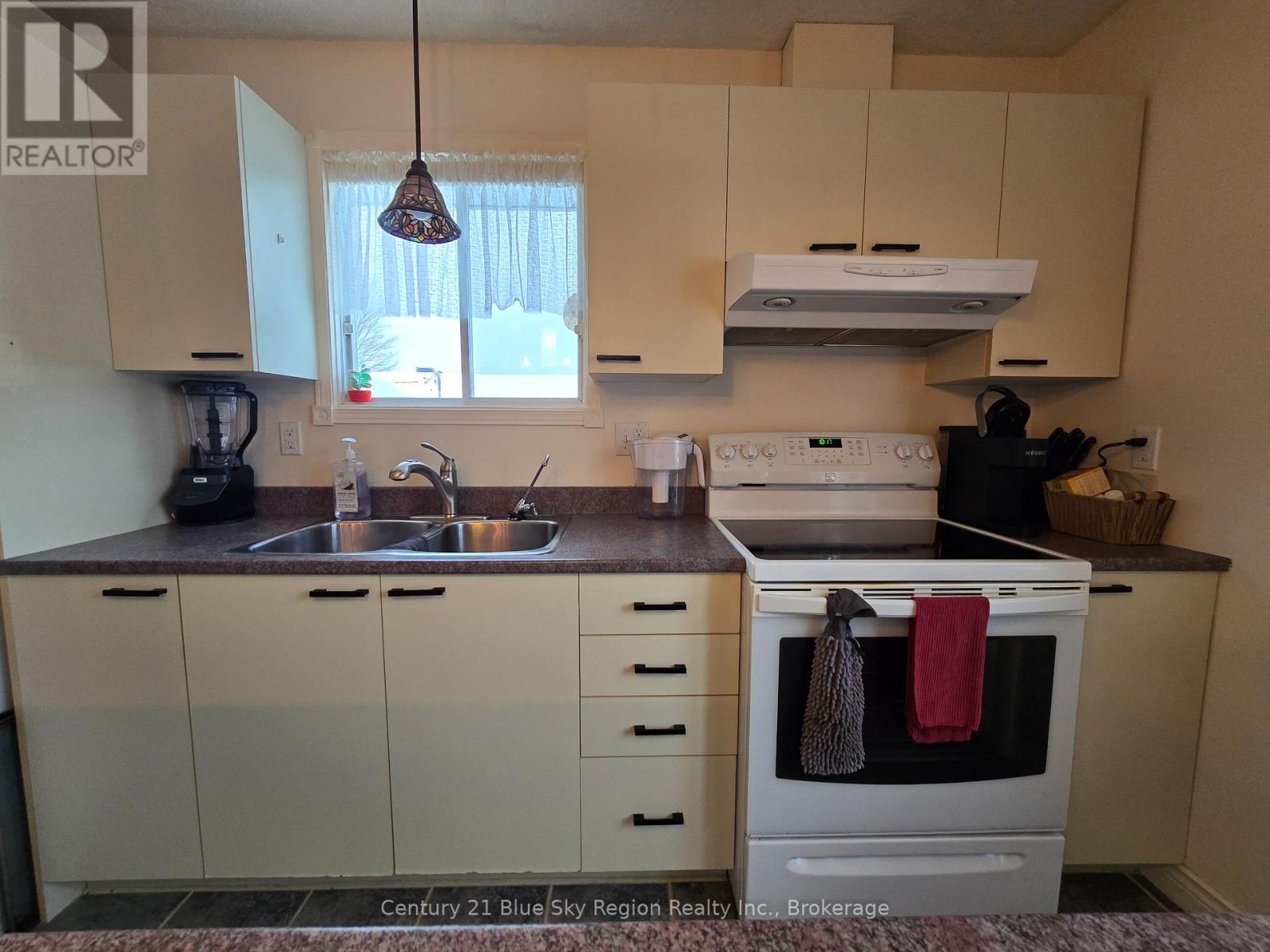 441 Mageau Street, West Nipissing, Ontario  P2B 3G5 - Photo 5 - X12636292