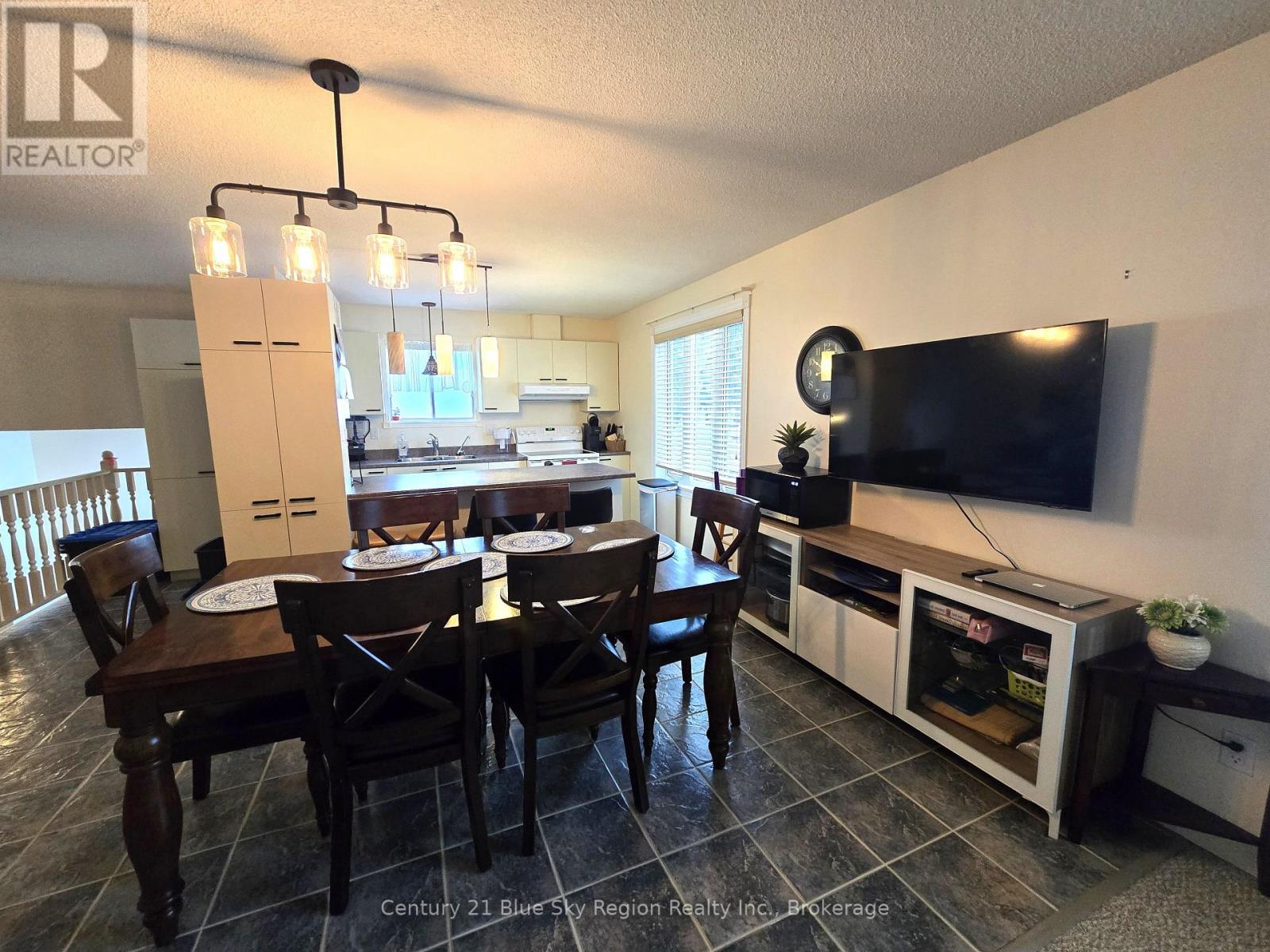 441 Mageau Street, West Nipissing, Ontario  P2B 3G5 - Photo 8 - X12636292