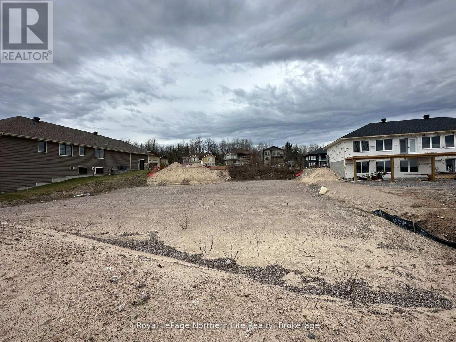 33 Alexandra Court, Callander, Ontario  P0H 1H0 - Photo 2 - X12636300