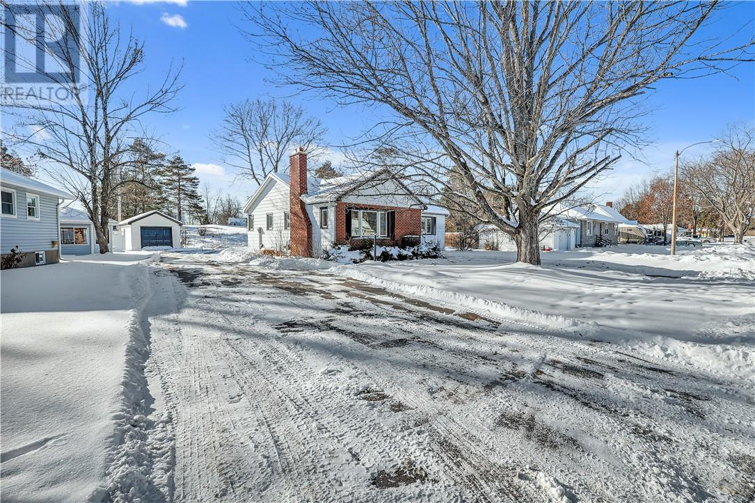 224 Spanish River Drive, Espanola, Ontario  P5E 1A2 - Photo 4 - 2125926