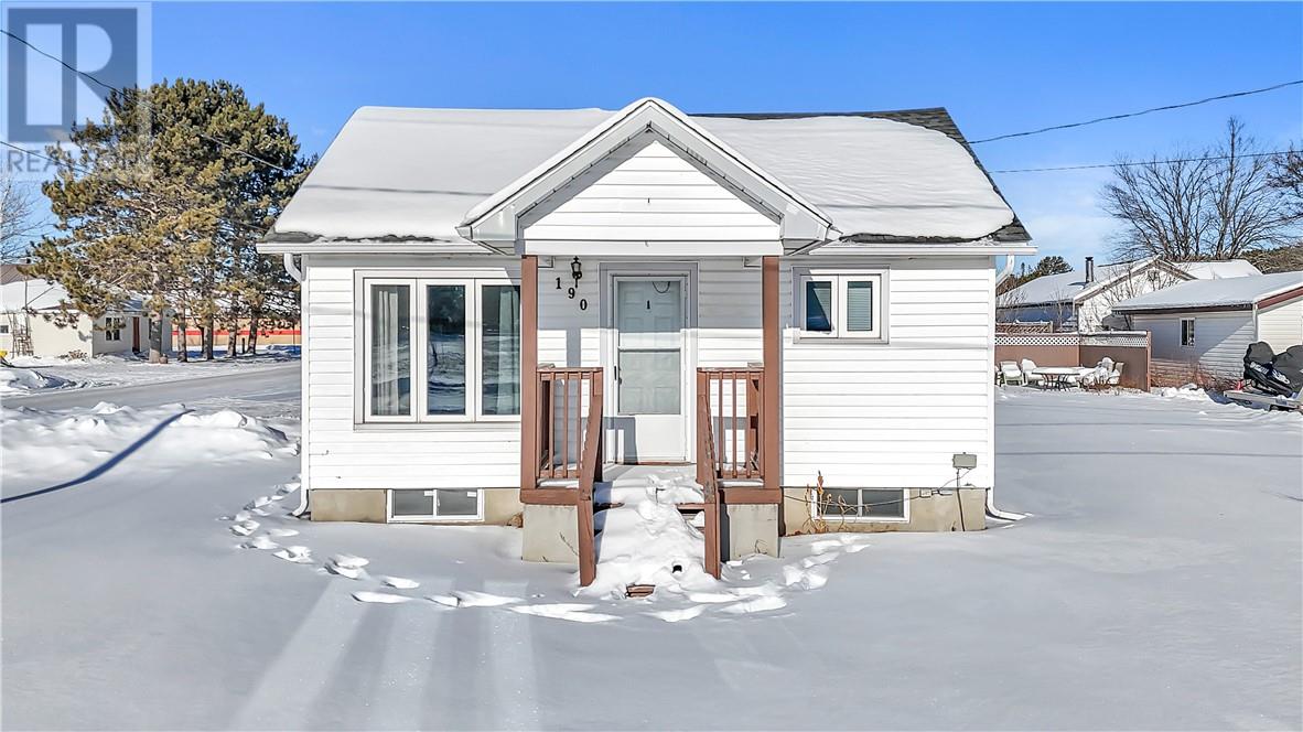 190 Hugh Cummings, Spanish, Ontario  P0P 1P0 - Photo 1 - 2125925