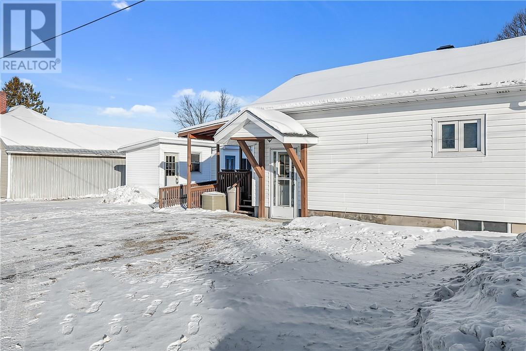 190 Hugh Cummings, Spanish, Ontario  P0P 1P0 - Photo 4 - 2125925