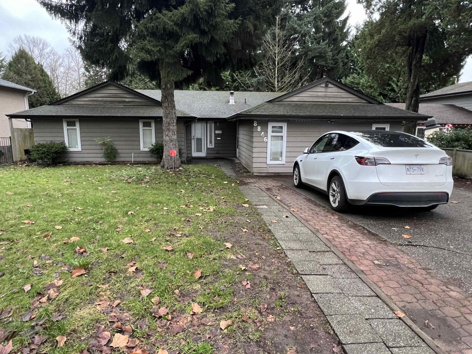 8846 QUEEN MARY BOULEVARD, Surrey, British Columbia