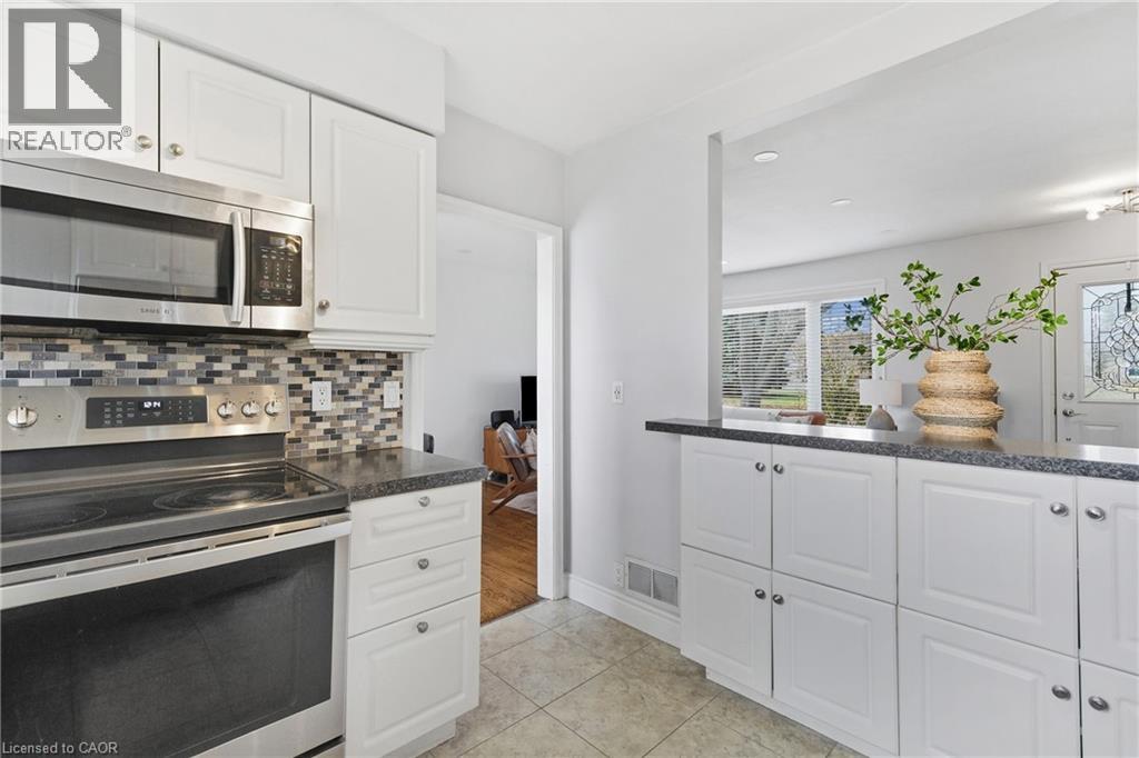 496 Pineland Avenue, Oakville, Ontario  L6K 2A1 - Photo 15 - 40785660