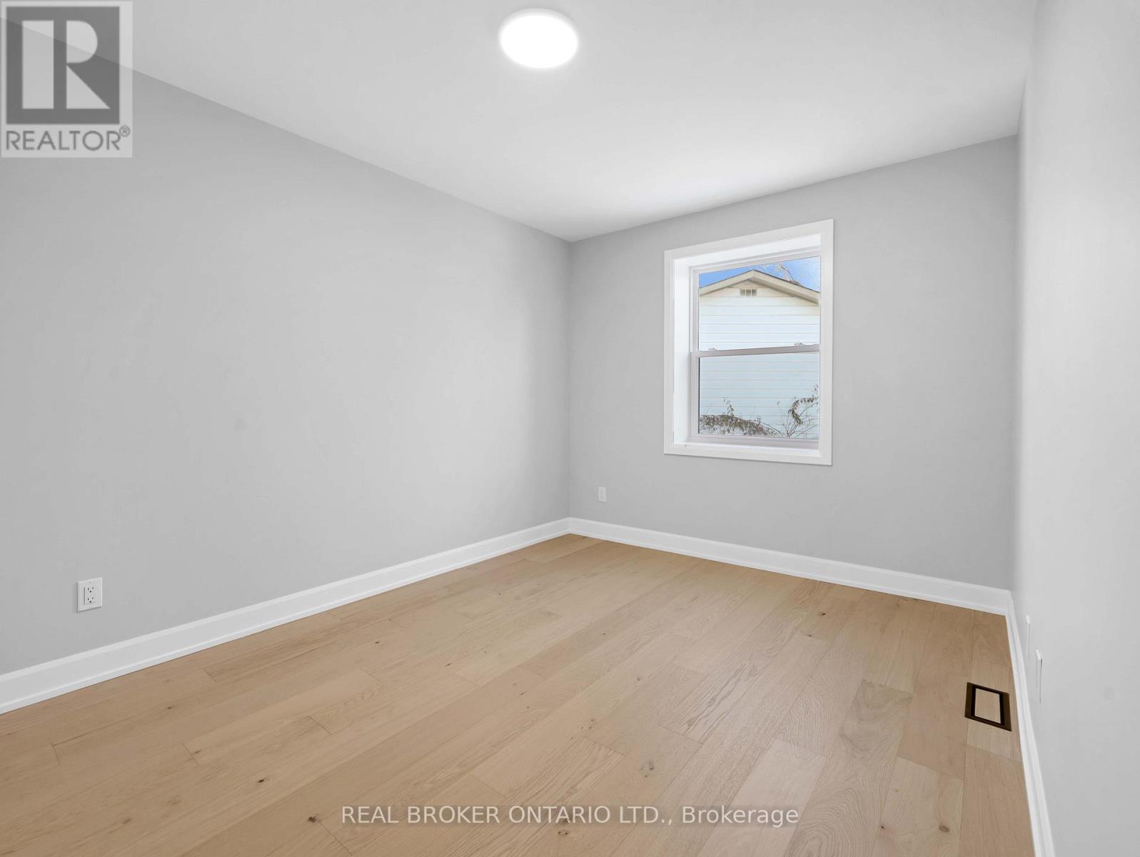 3406 Putter Place, Burlington, Ontario  L7N 2P4 - Photo 10 - W12631394