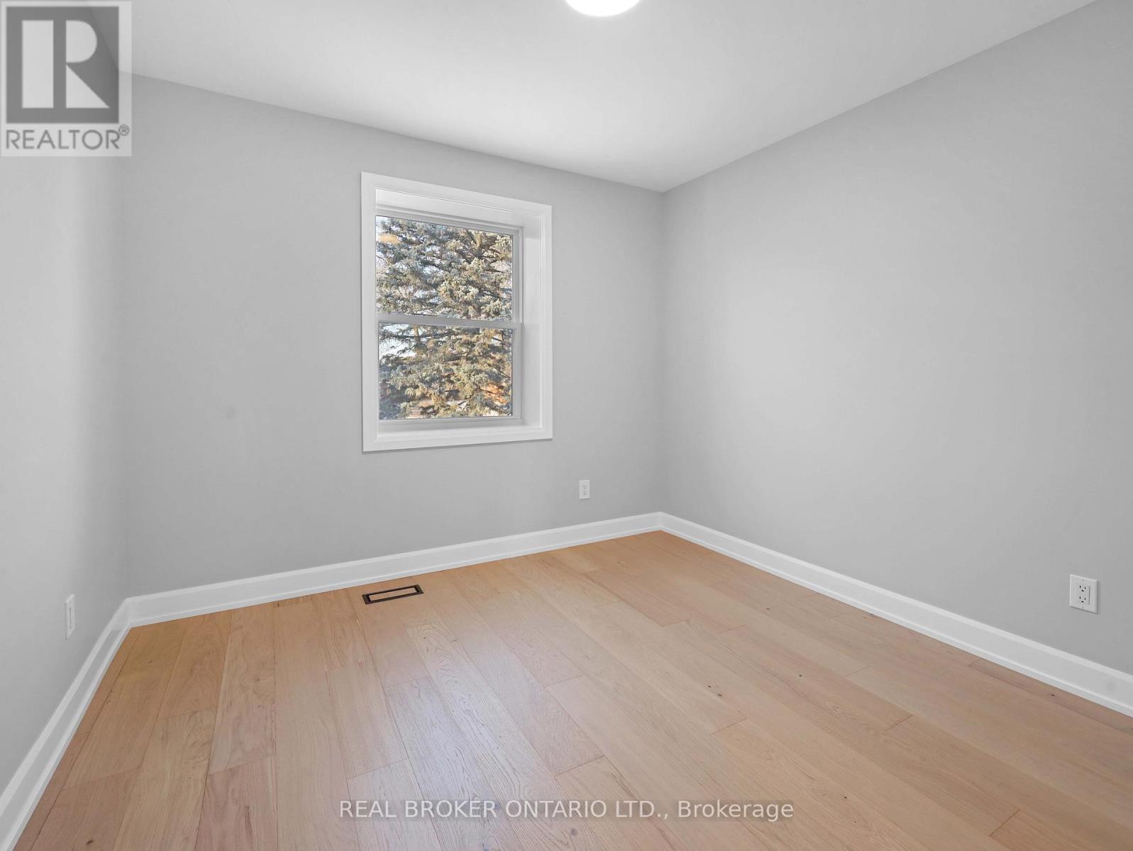 3406 Putter Place, Burlington, Ontario  L7N 2P4 - Photo 8 - W12631394