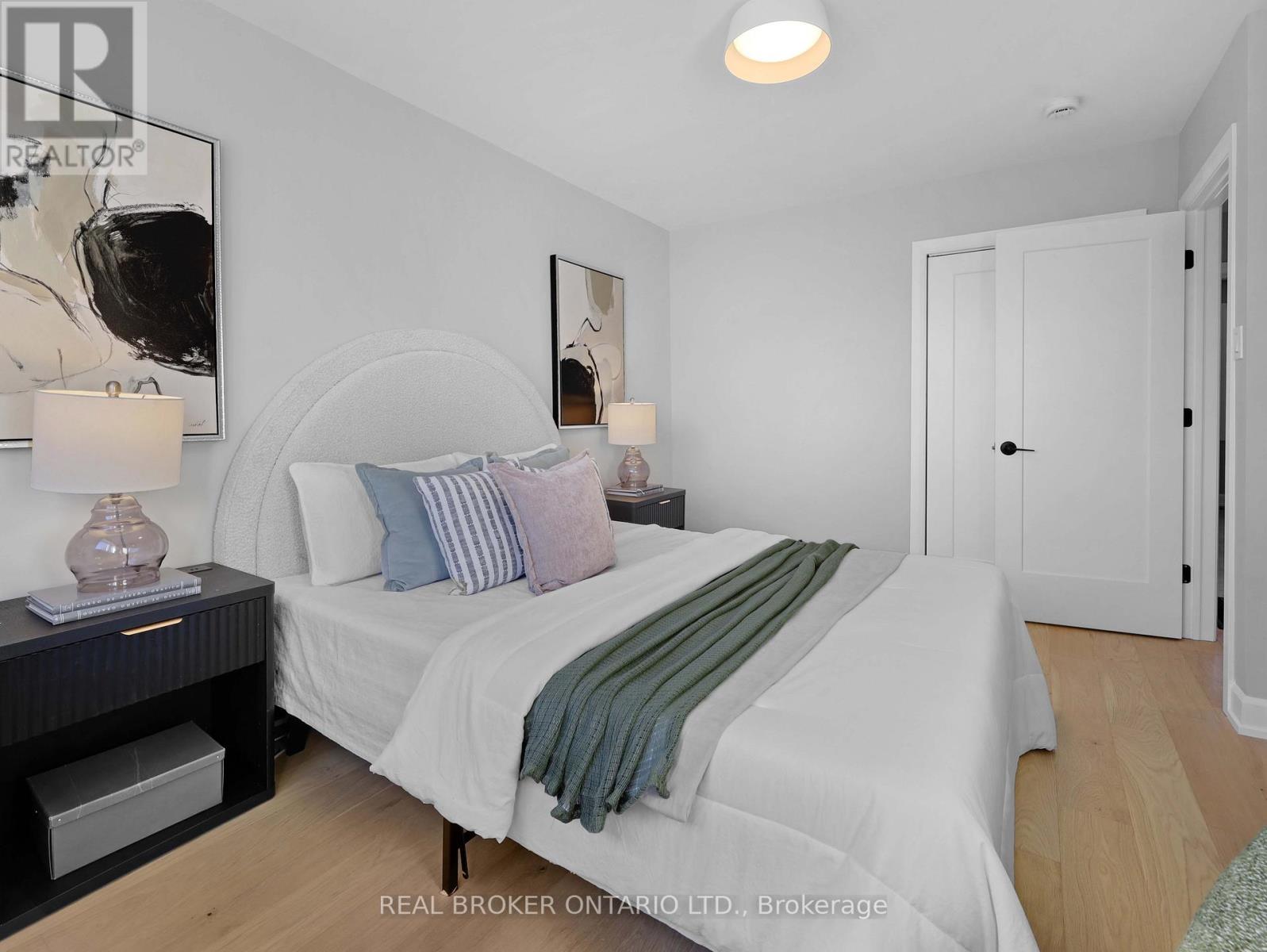 3406 Putter Place, Burlington, Ontario  L7N 2P4 - Photo 6 - W12631394