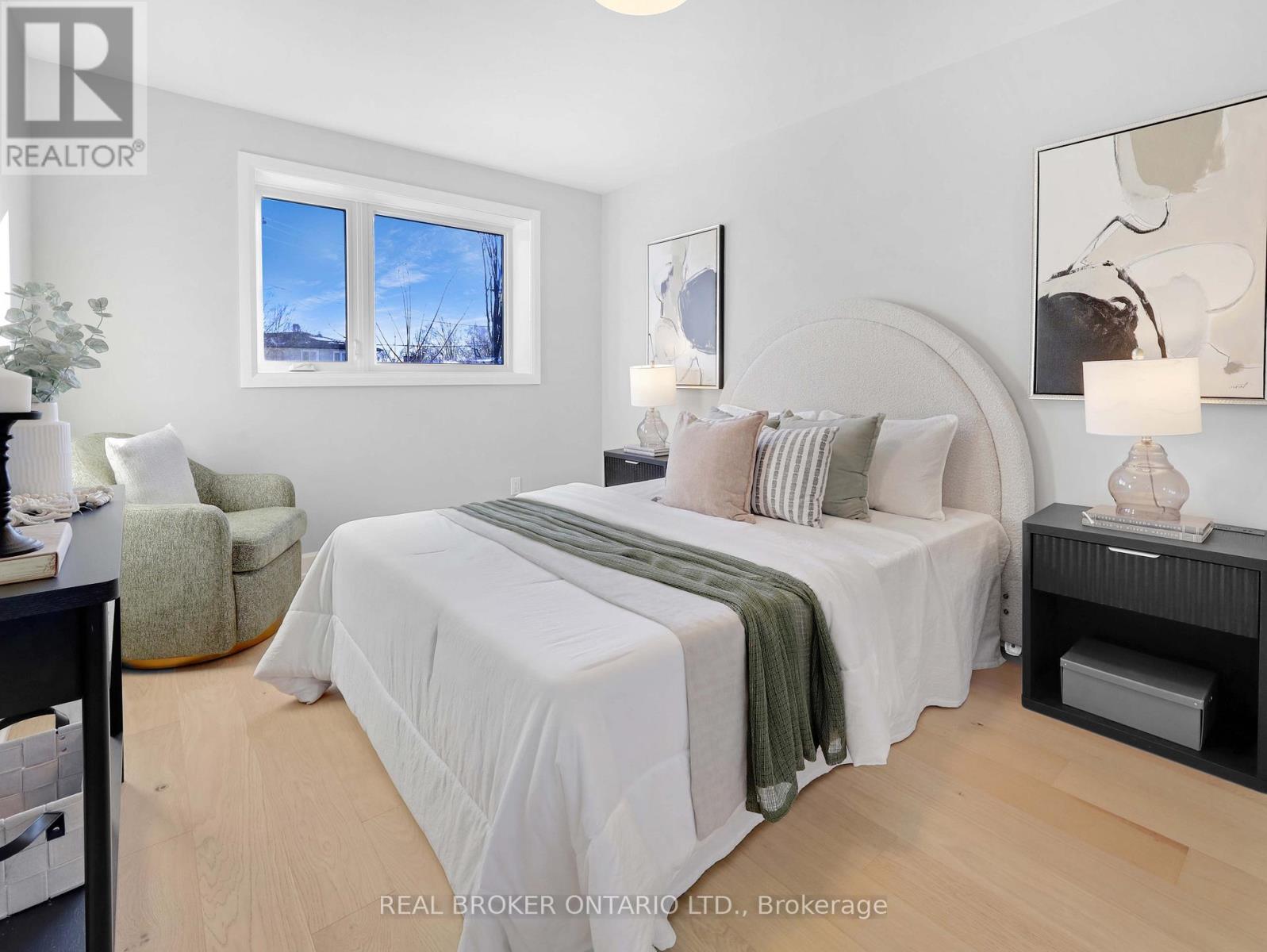 3406 Putter Place, Burlington, Ontario  L7N 2P4 - Photo 5 - W12631394