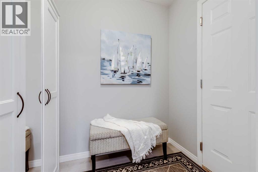 208 Fairways Bay Nw, Airdrie, Alberta  T4B 2P5 - Photo 8 - A2268218