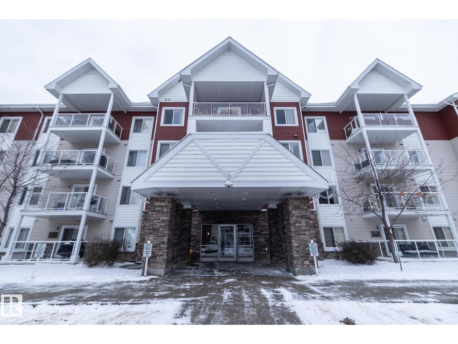 #102 2203 44 AV NW, Edmonton, Alberta
