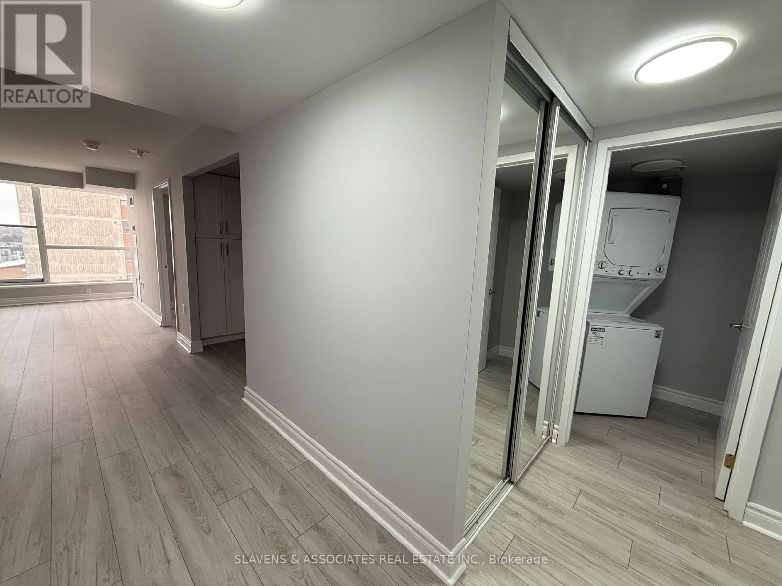 205 - 2 Neptune Drive, Toronto, Ontario  M6A 3E6 - Photo 2 - C12636298