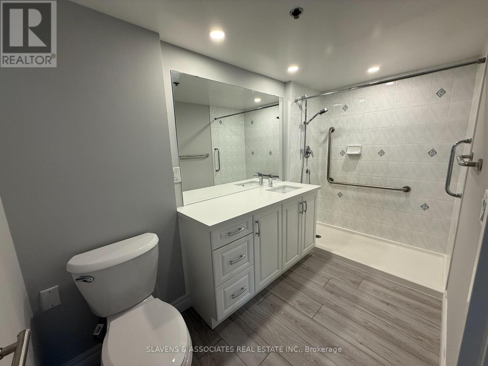 205 - 2 Neptune Drive, Toronto, Ontario  M6A 3E6 - Photo 5 - C12636298