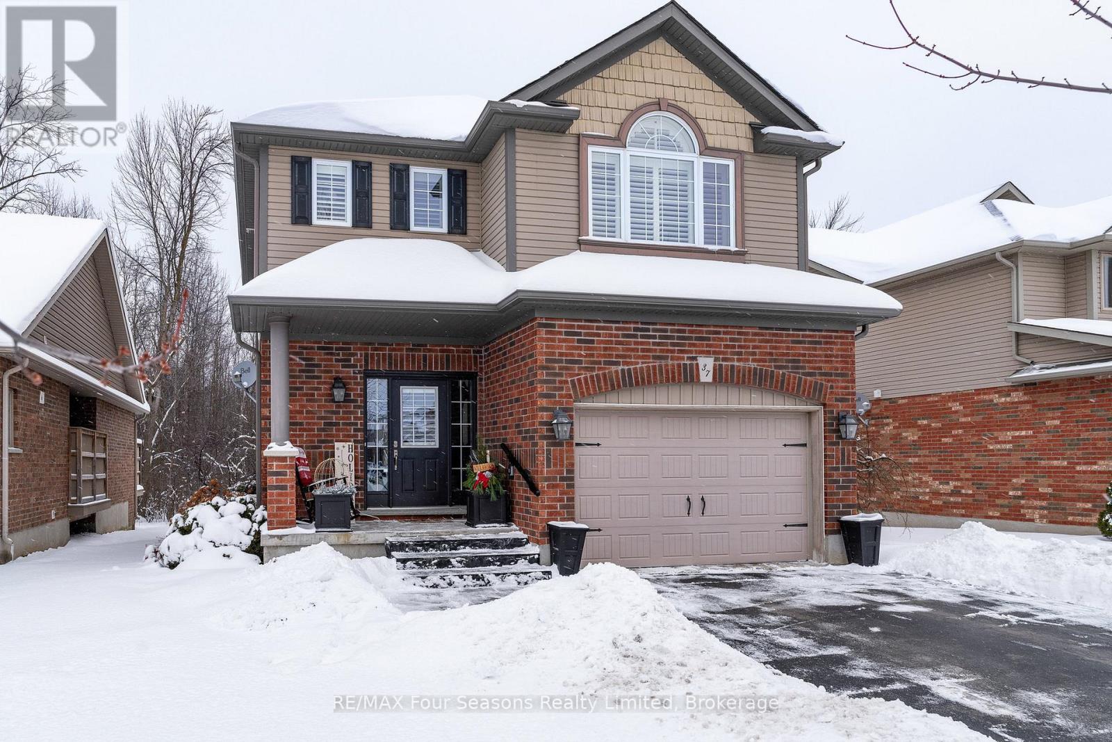37 CHAMBERLAIN CRESCENT, Collingwood, Ontario