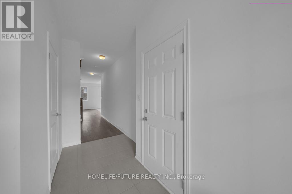 1999 Lowry Drive, Oshawa (Kedron), Ontario  L1L 0S4 - Photo 2 - E12636232