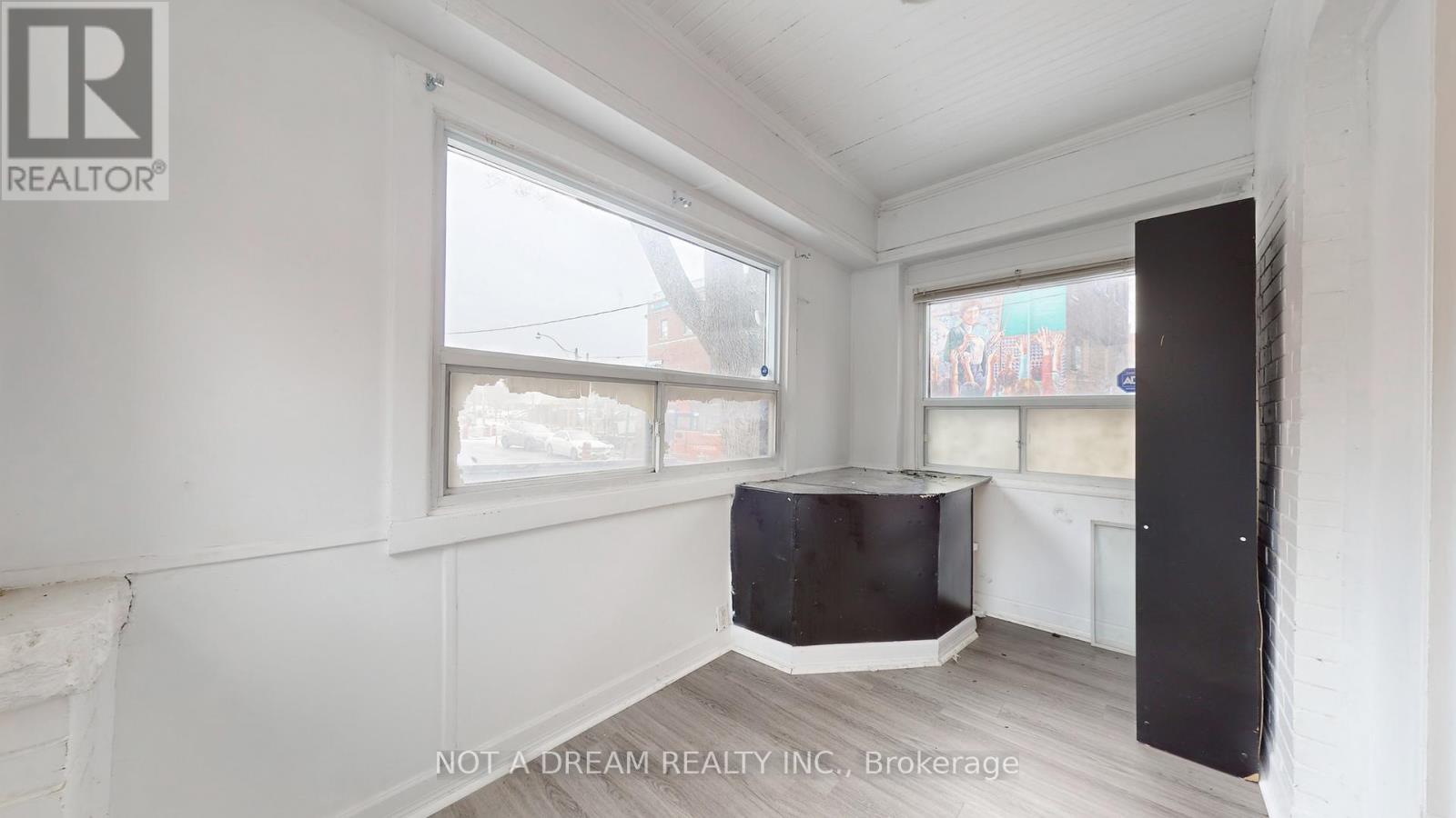 415 Crawford Street, Toronto, Ontario  M6G 3J7 - Photo 15 - C12632408