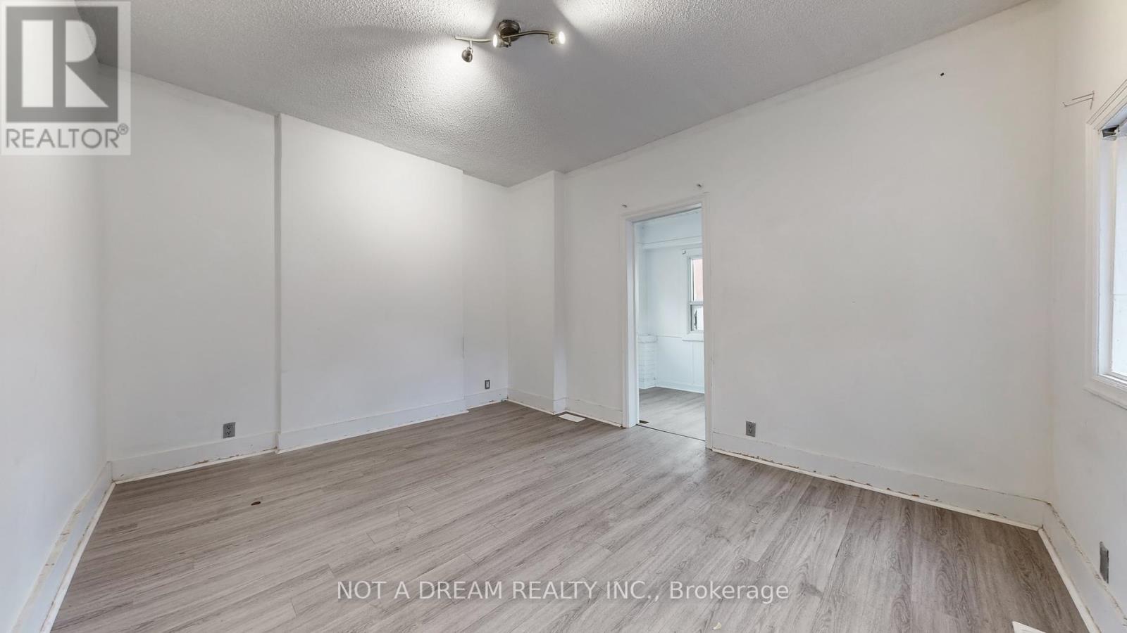 415 Crawford Street, Toronto, Ontario  M6G 3J7 - Photo 14 - C12632408