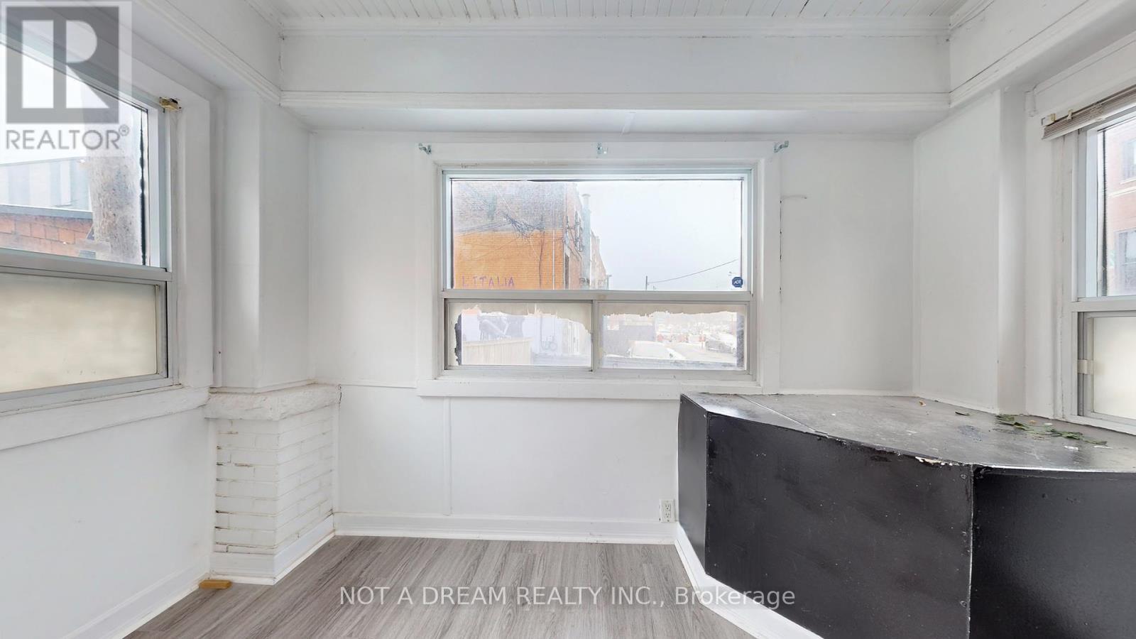 415 Crawford Street, Toronto, Ontario  M6G 3J7 - Photo 16 - C12632408